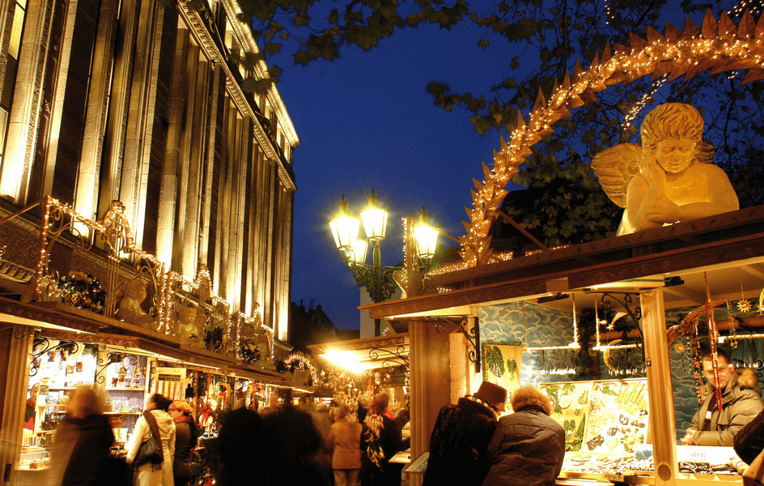Weihnachtsmarkt in Düsseldorf - Kunsthandwerkermarkt 